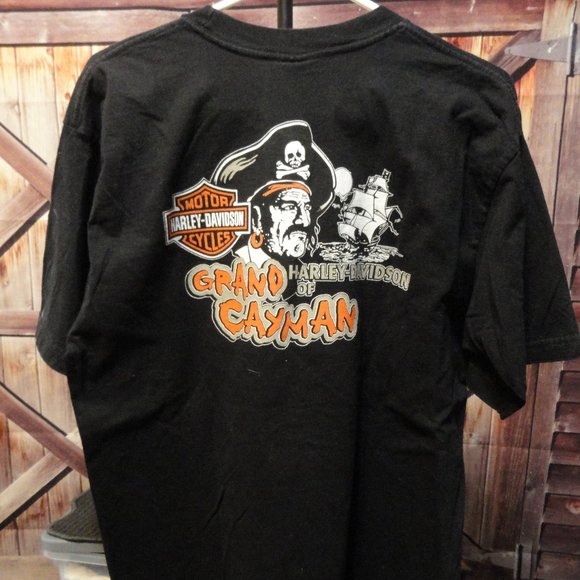 Harley Davidson Skull and Swords Pirate Grand Cayman T~Graphics EUC~Biker - Picture 1 of 5